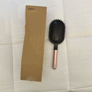 Dyson hairbrush
